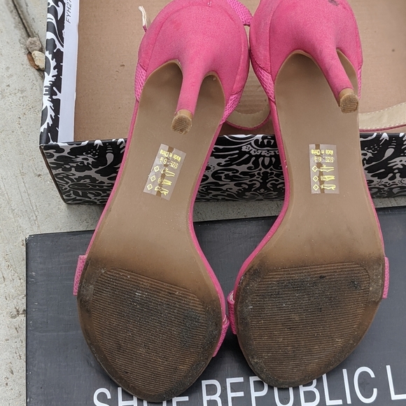 Fuschia stilleto shoes - Picture 4 of 5